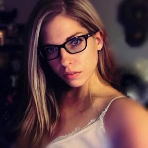 Meet your Posher, Chloe